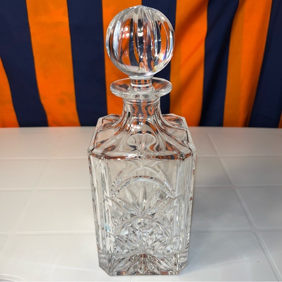 Towle Vintage 24% Lead Crystal Bar Decanter & Stopper Made in Poland 10" - Picture 4 of 6